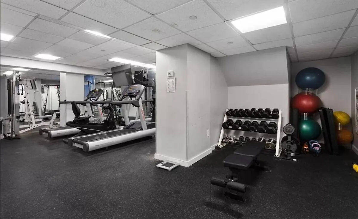 73-417 New Studio Uws Doorman Gym New York United States